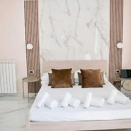 - 600 M A Piedi Dal Colosseo Apartmán *